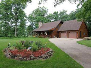 495 Beverly St, Robins, IA 52328-9735