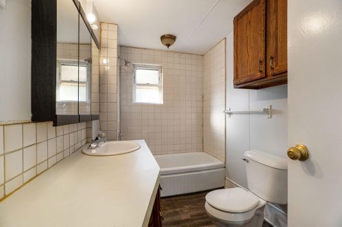 202 Leonard St, Grand Rapids MI 49503-0010 exterior