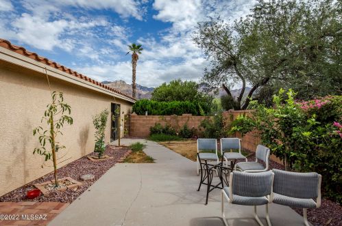 7898 Starbright Ct, Tucson, AZ 85750-7047