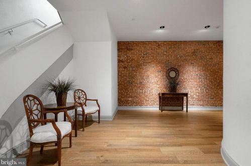 11 2nd St, Philadelphia PA exterior