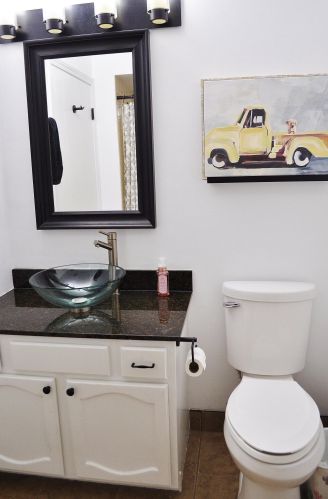 4206 Ridgewood Ln, Milwaukee WI 53221-1094 exterior