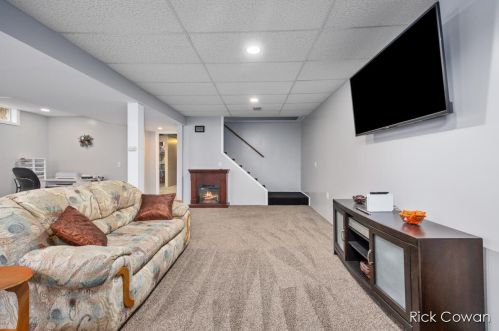 2253 Fawnwood Dr, Grand Rapids MI 49508-6519 exterior