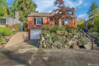 10722 Ashworth Ave, Seattle WA  98133-8940 exterior