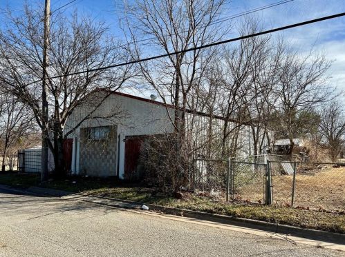 1107 Remington St, Graham TX 76450-2721 exterior