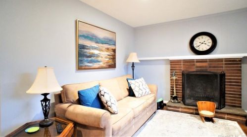 26 Lenox Ave, Norwalk CT 06854-4024 exterior