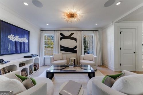 2312 Montview Dr, Atlanta GA 30305-4071 exterior