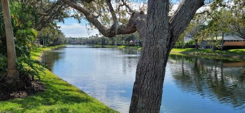 5807 Cove Cir, Naples, FL 34119-9537