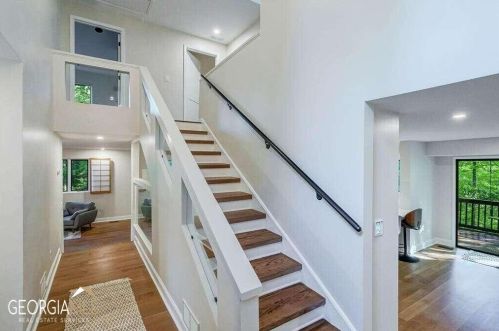 620 Colebrook Ct, Atlanta GA  30327-4710 exterior