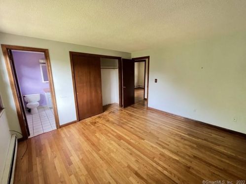 21 Burnham St, Hartford CT 06108-0010 exterior