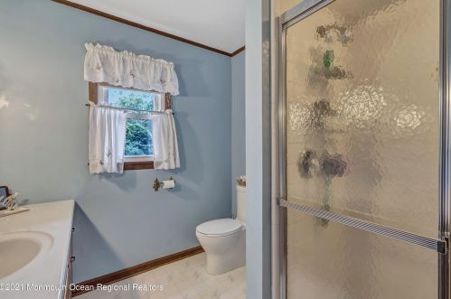 600 Edgemere Dr, Red Bank NJ 07711 exterior