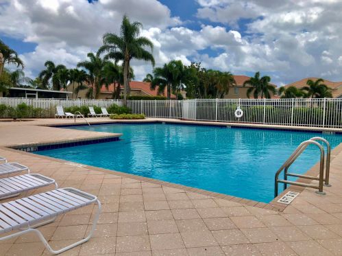 5745 Descartes Cir, Boynton Beach FL 33472-2430 exterior
