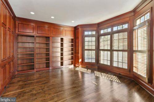 5802 Bent Twig Rd, Mc Lean VA 22101-1806 exterior