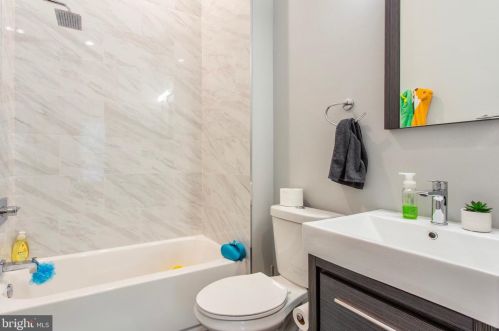 1500 26 St, Philadelphia PA 19121-4602 exterior