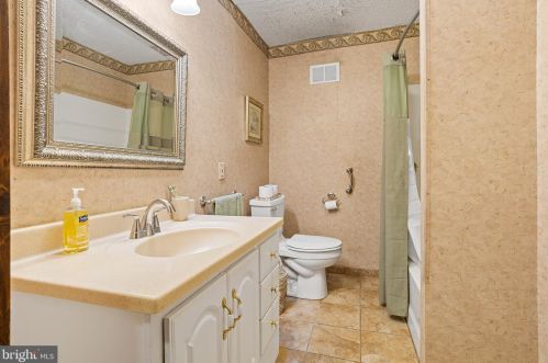 742 Johnston St, Philadelphia PA 19148-4943 exterior