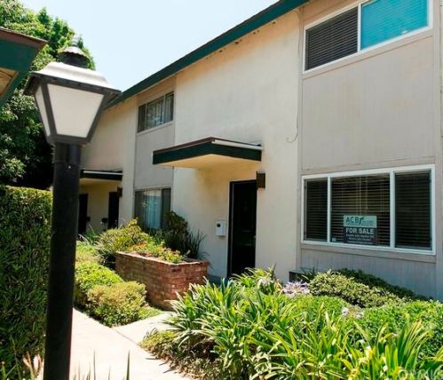 427 1st St, Tustin CA  92780-3311 exterior