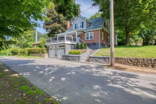 10 Brooks Pl, West Springfield, MA 01089-3031