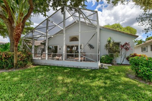 9679 Harbour Lk Cir, Boynton Beach FL 33437-3812 exterior