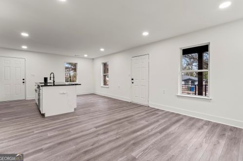 819 Humphries St, Atlanta GA 30312-2412 exterior