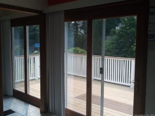 10 Bettswood Rd, Norwalk CT 06851-5104 exterior