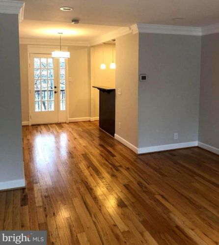 4920 29th Rd, Arlington VA  22206-1402 exterior