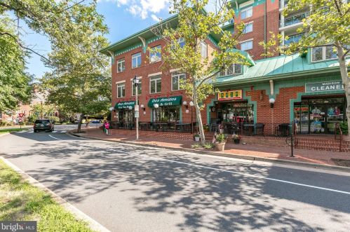 1801 Commonwealth Ave, Alexandria VA 22301-1403 exterior