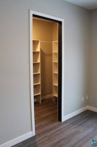 3631 London Rd, Duluth MN 55812-2125 exterior