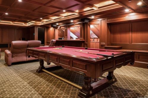 26 Day Rd, Armonk NY 10504-2408 exterior