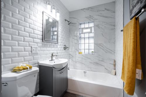 5946 40th St, Milwaukee WI  53209-3923 exterior