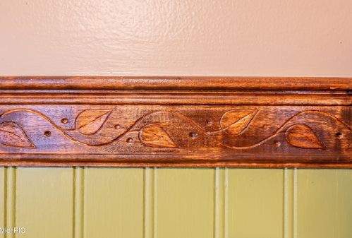 320 Elizabeth St, Sylvan Beach MI 49461-1311 exterior