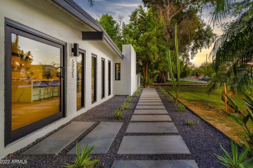 5721 10th St, Phoenix AZ  85014-2213 exterior