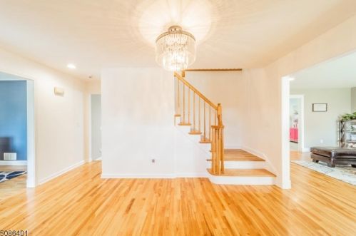 2 Arrowsmith Dr, Bridgewater NJ  08807-3801 exterior