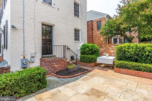 827 Royal St, Alexandria VA  22314-4340 exterior