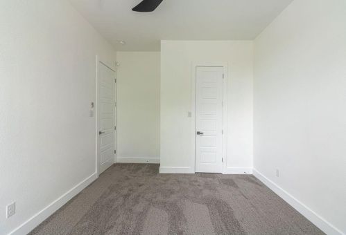 2210 Bonnie View Rd, Dallas TX 75216-7205 exterior