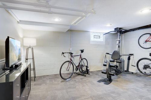 1815 Juliet Ave, Saint Paul MN 55105-2124 exterior