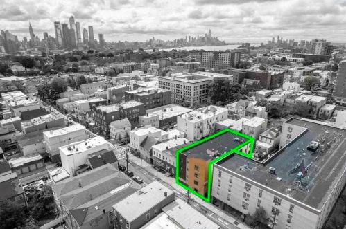 209 40th St, Union City NJ  07087-6285 exterior