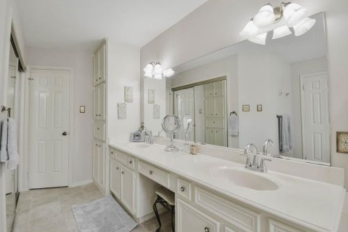 5222 Mnr Gln Dr, Humble TX exterior