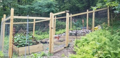 929 Plymouth Lake Dr, Fredon NJ  07860-4127 exterior