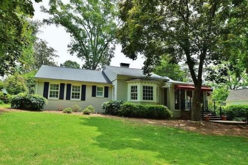 854 Memorial Dr, Gainesville, GA 30501-2332