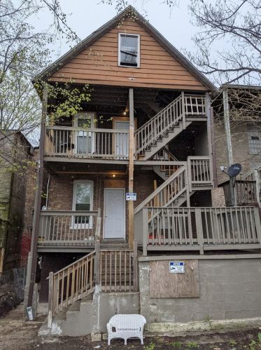 6341 Carpenter St, Chicago, IL 60621-1327