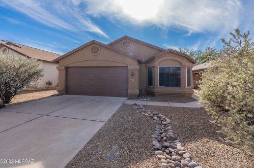 9068 Ironbark St, Tucson, AZ 85747-5318