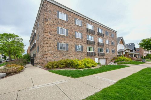 2222 Belleview Pl, Milwaukee WI  53211-4005 exterior