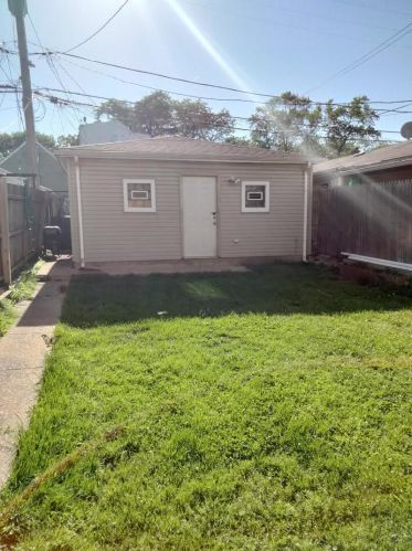 2644 Tripp Ave, Chicago IL 60712-1912 exterior