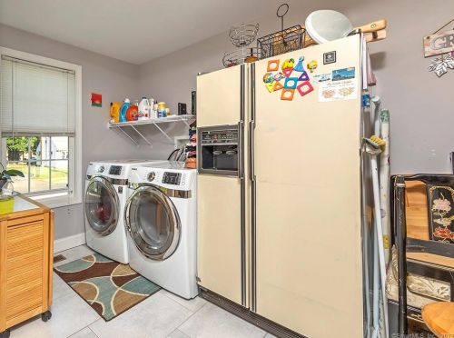 145 Howe Rd, New Britain CT 06053-1316 exterior