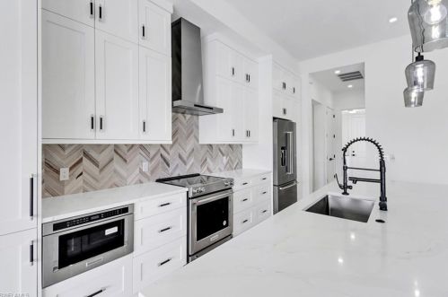 3620 10 St, Naples FL 34103-3811 exterior