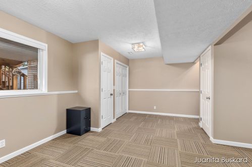 2461 Orchard Valley Dr, Fennville MI  49408-8461 exterior