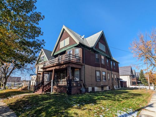 3402 Juneau Ave, Milwaukee, WI 53208-2952