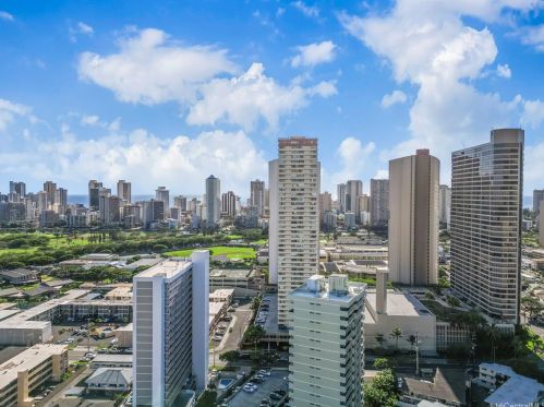 2525 Date St, Honolulu HI 96826-5437 exterior