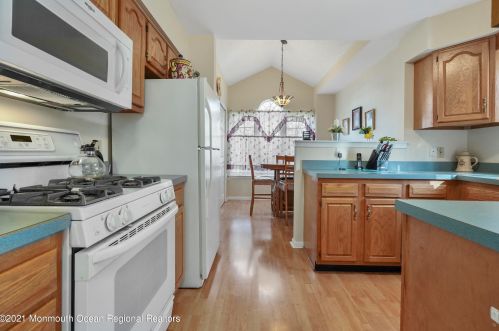 40 Avon Dr, Jackson Twp, NJ 08527-3920