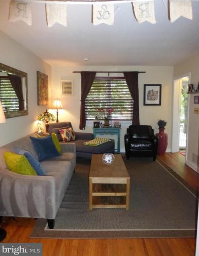 713 Columbus St, Alexandria VA  22314-1850 exterior