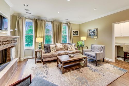 1032 Crosby St, Chicago IL  60610-2404 exterior